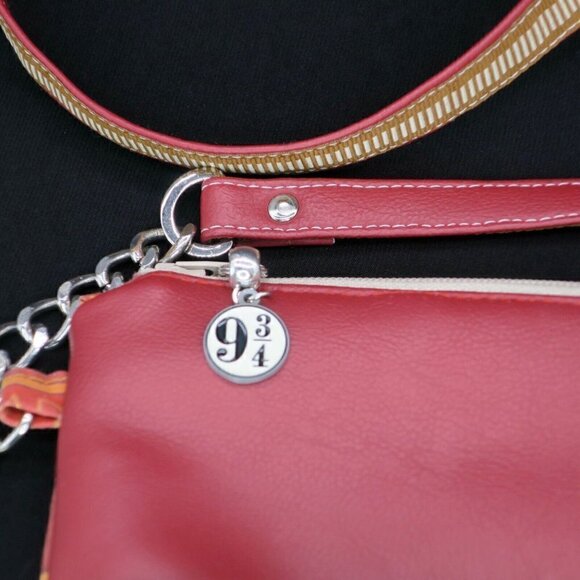 Harry Potter Platform 9 3/4 Baggage Claim Purse Handcrafted Crossbody Bag - Picture 3 of 6
